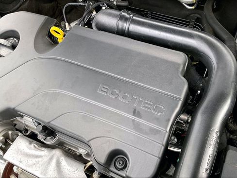 Used 2023 Chevrolet Malibu LT image 33