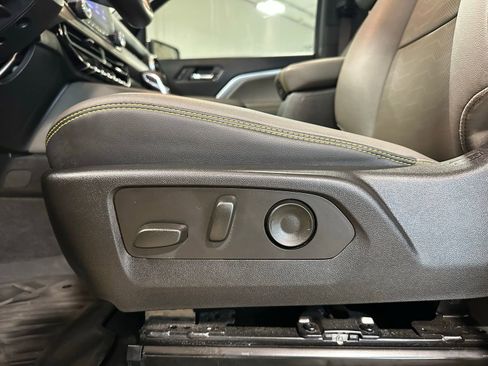 Used 2023 Chevrolet Colorado ZR2 w/ ZR2 Convenience Package III AWD/4WD image 14
