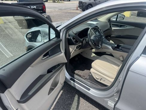 Used 2018 Lincoln MKX Premiere FWD image 9