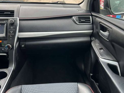 Used 2015 Toyota Camry SE image 20