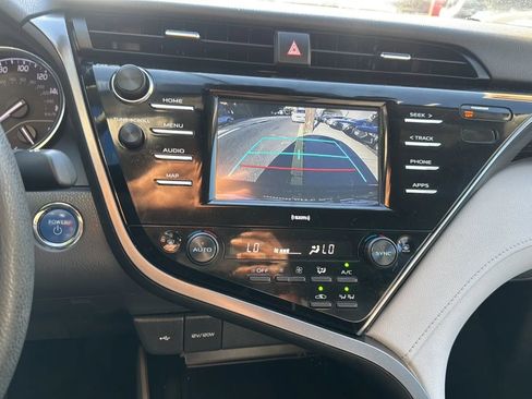 Used 2020 Toyota Camry LE image 21