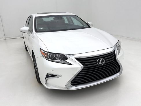 Used 2017 Lexus ES 350 FWD image 3