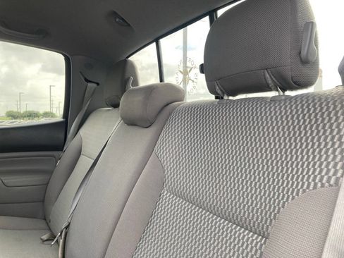 Used 2013 Toyota Tacoma PreRunner w/ SR5 Pkg RWD image 9