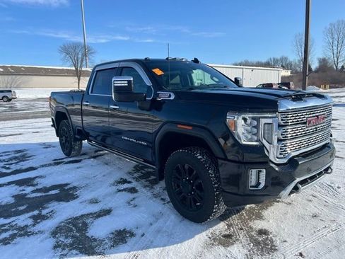 Used 2022 GMC Sierra 2500 Denali w/ Denali Black Diamond Edition image 2