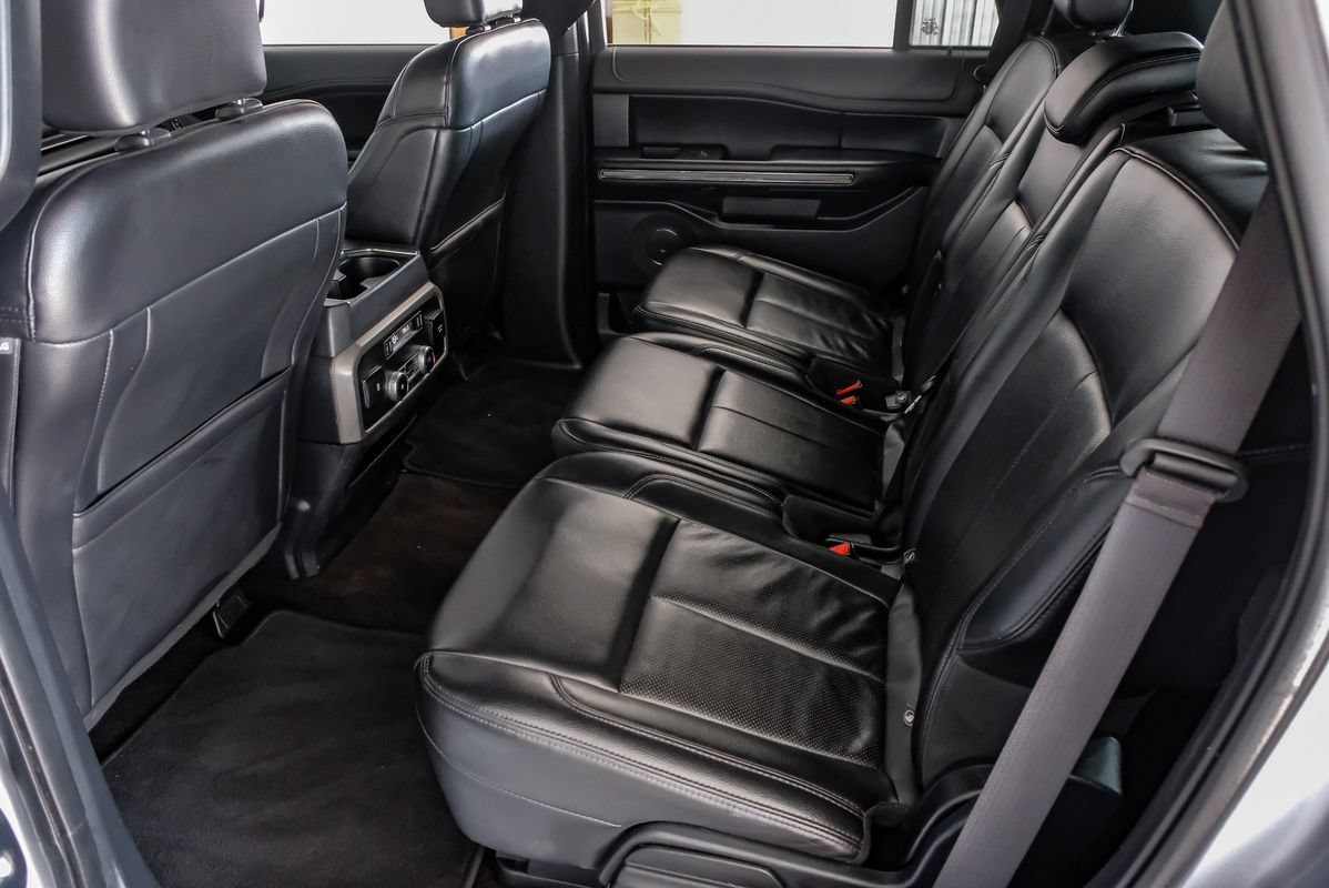 Used 2020 Ford Expedition XLT w/ Equipment Group 202A AWD/4WD image 37