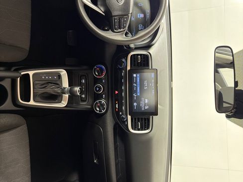 Used 2026 Hyundai Venue SE FWD image 23