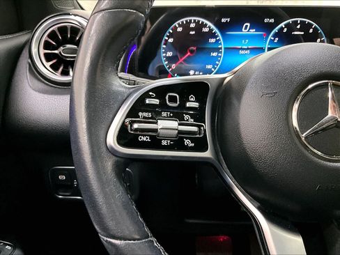 Used 2023 Mercedes-Benz GLB 250 4MATIC image 21