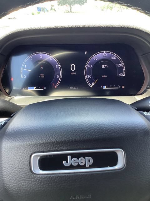 Used 2023 Jeep Grand Cherokee L Laredo w/ Luxury Tech Group I AWD/4WD image 11