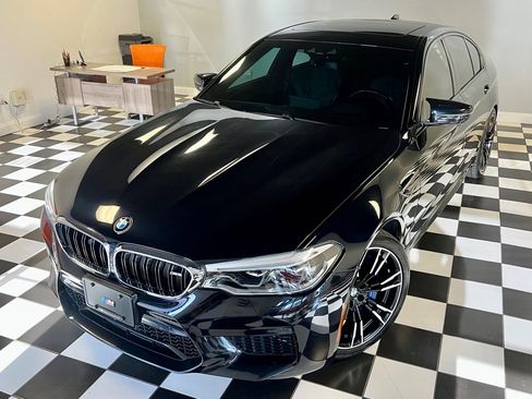 Used 2018 BMW M5 image 24