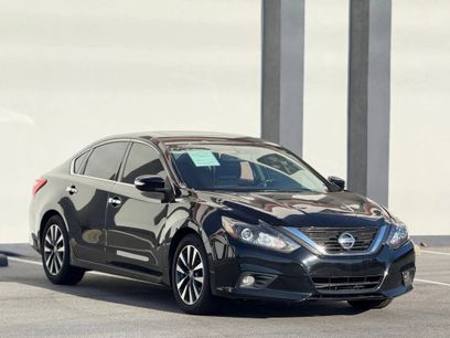 Used 2017 Nissan Altima 2.5 SL w/ 2.5 Technology Package