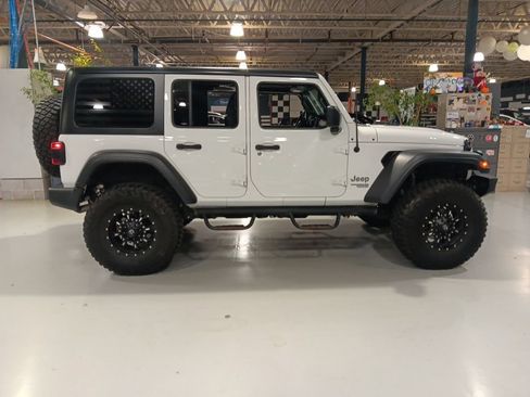 Used 2019 Jeep Wrangler Unlimited Sport S AWD/4WD image 5