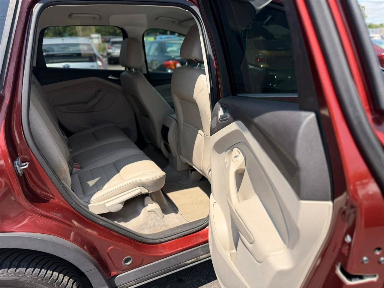 Used 2014 Ford Escape Titanium FWD image 27