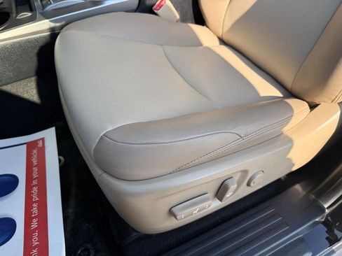 Used 2020 Toyota 4Runner SR5 Premium w/ Moonroof Package AWD/4WD image 17