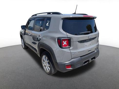 Used 2021 Jeep Renegade Latitude w/ Convenience Group AWD/4WD image 3
