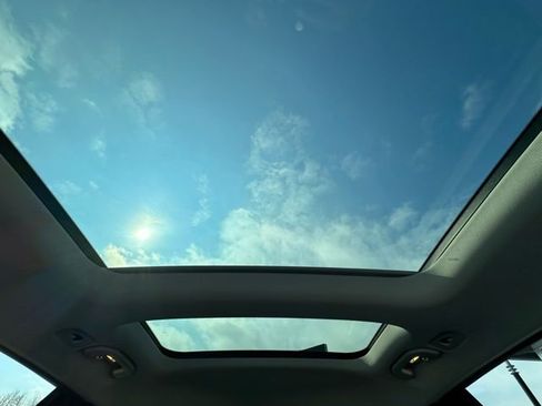 Certified 2022 Mercedes-Benz GLC 300 GLC 300 w/ Multimedia Package Lite image 17