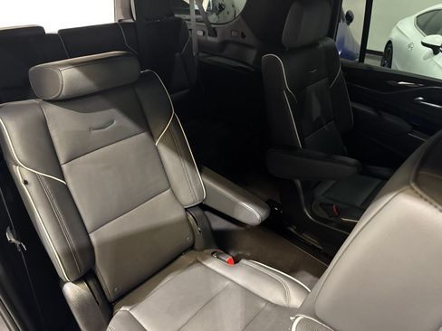Used 2024 Cadillac Escalade ESV Premium Luxury AWD/4WD image 42