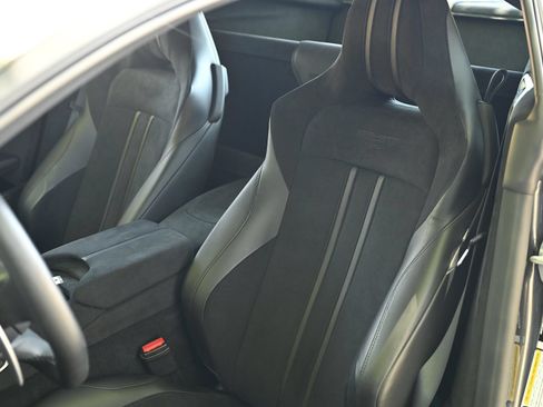 Used 2020 Aston Martin V8 Vantage Coupe RWD image 17