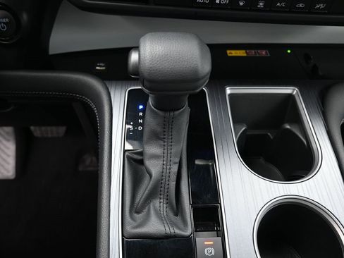 Used 2025 Toyota Sienna LE image 25