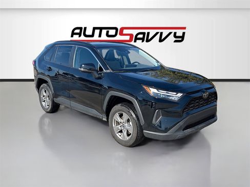Used 2022 Toyota RAV4 XLE image 1