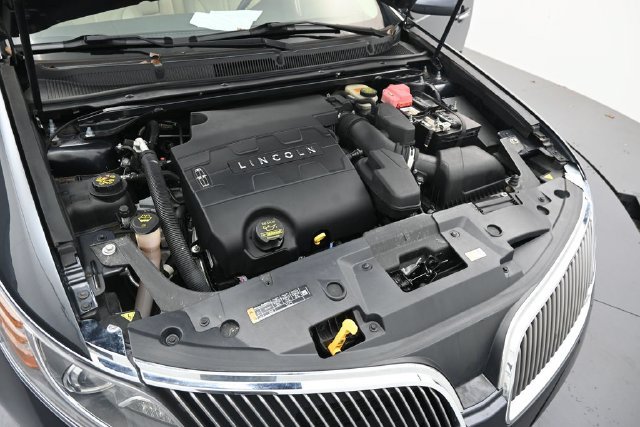 Used 2013 Lincoln MKS FWD image 27