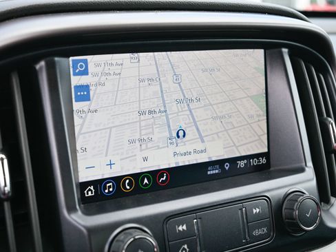 Used 2022 GMC Canyon AT4 image 28