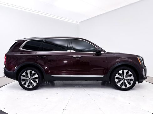 Used 2020 Kia Telluride S w/ S 8 Passenger Seating Package FWD image 40