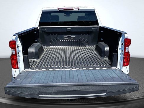 Used 2024 Chevrolet Silverado 1500 LT AWD/4WD image 5