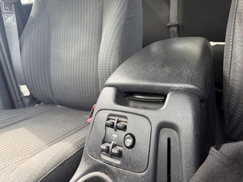 Used 2003 Jeep Liberty Sport AWD/4WD image 10