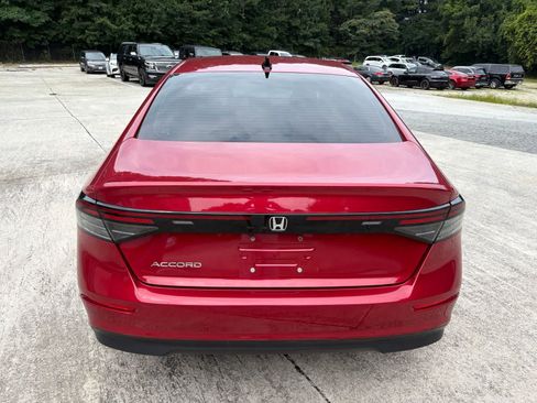 Used 2025 Honda Accord SE image 10