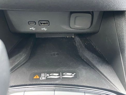 Certified 2024 Buick Envista Sport Touring w/ Convenience I Package FWD image 36