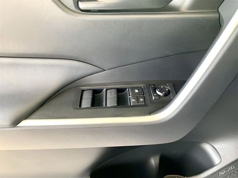 Used 2023 Toyota RAV4 LE image 12