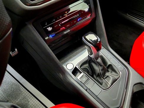 Used 2024 Volkswagen Tiguan SE R-Line image 16