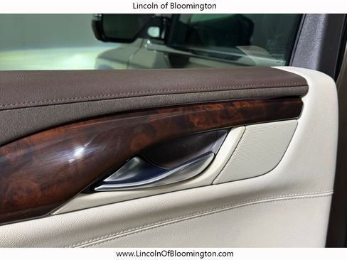 Used 2015 Cadillac Escalade ESV Luxury image 47