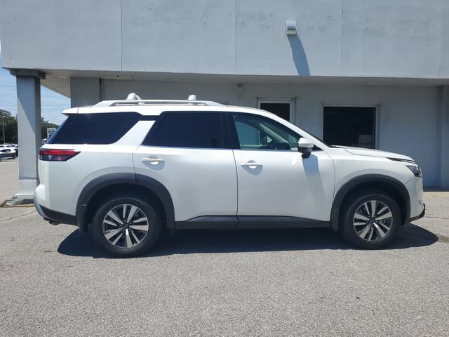 Certified 2025 Nissan Pathfinder SL FWD image 6