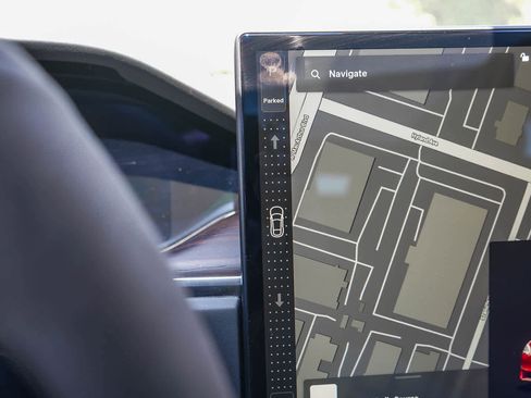 Used 2023 Tesla Model S AWD/4WD image 22