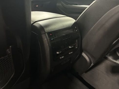 Used 2024 Jeep Grand Cherokee L Laredo image 14