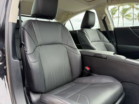 Used 2022 Lexus ES 350 Luxury image 9