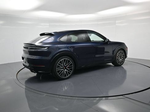 Certified 2026 Porsche Cayenne GTS AWD/4WD image 31