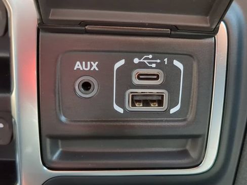 Used 2024 Jeep Wrangler Unlimited Rubicon AWD/4WD image 26