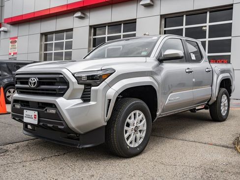 New 2026 Toyota Tacoma SR5 image 3