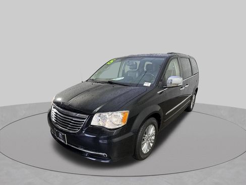 Used 2015 Chrysler Town & Country Touring-L w/ Driver Convenience Group FWD image 26