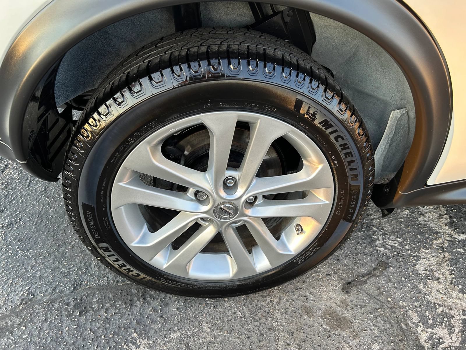 Used 2014 Nissan Juke SV FWD image 30