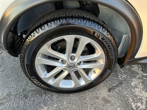 Used 2014 Nissan Juke SV FWD image 30
