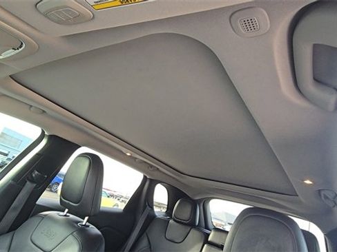 Used 2021 Jeep Cherokee Limited image 15