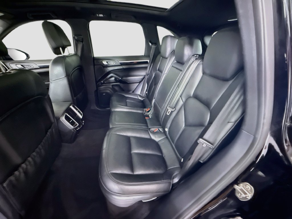 Used 2016 Porsche Cayenne S AWD/4WD image 21