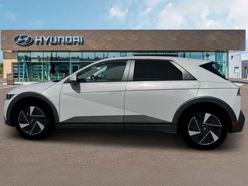 New 2026 Hyundai Ioniq 5 SE RWD image 3