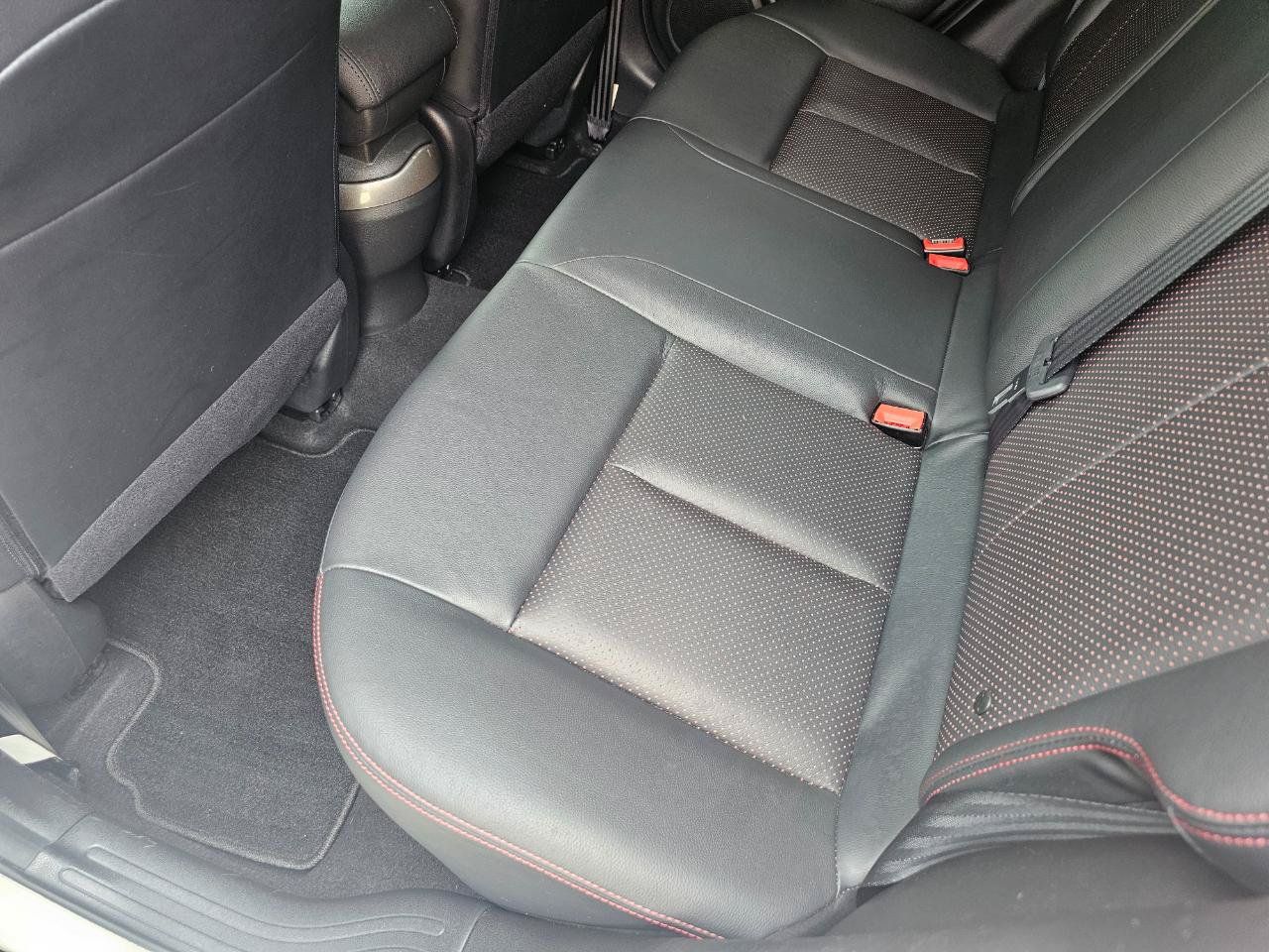 Used 2017 Nissan Juke SL FWD image 24