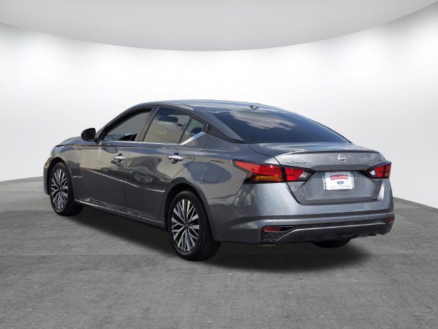 Used 2024 Nissan Altima 2.5 SV FWD image 6