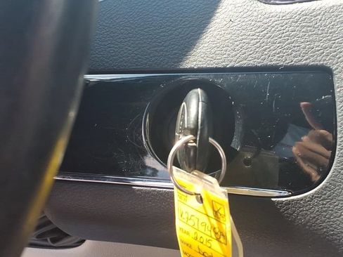 Used 2015 Dodge Grand Caravan SE FWD image 11