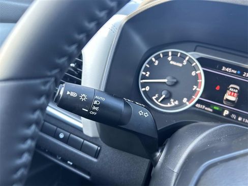 Used 2025 Nissan Rogue SV w/ SV Premium Package image 25